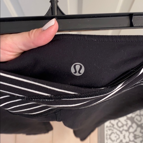 Lululemon Wunder Under leggings- REVERSIBLE! - Picture 6 of 7